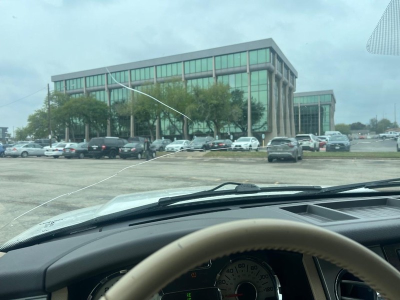 Ford Expedition EL Vehicle Full-screen Gallery Image 16