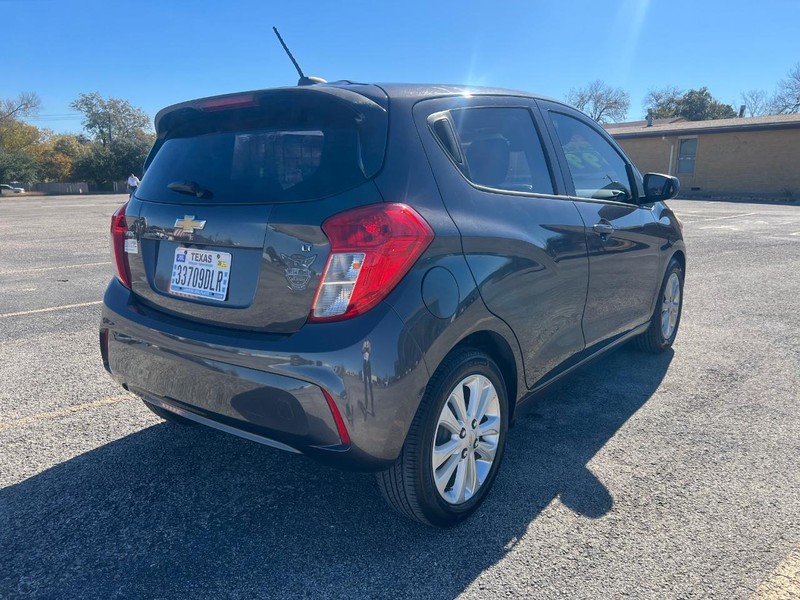 Chevrolet Spark Vehicle Full-screen Gallery Image 6