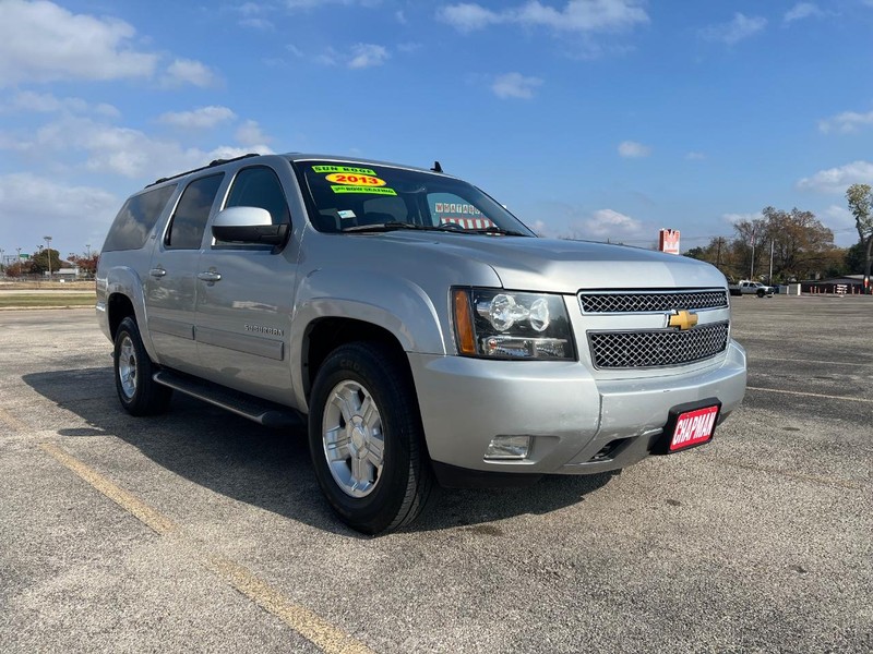 Chevrolet Suburban Vehicle Full-screen Gallery Image 4