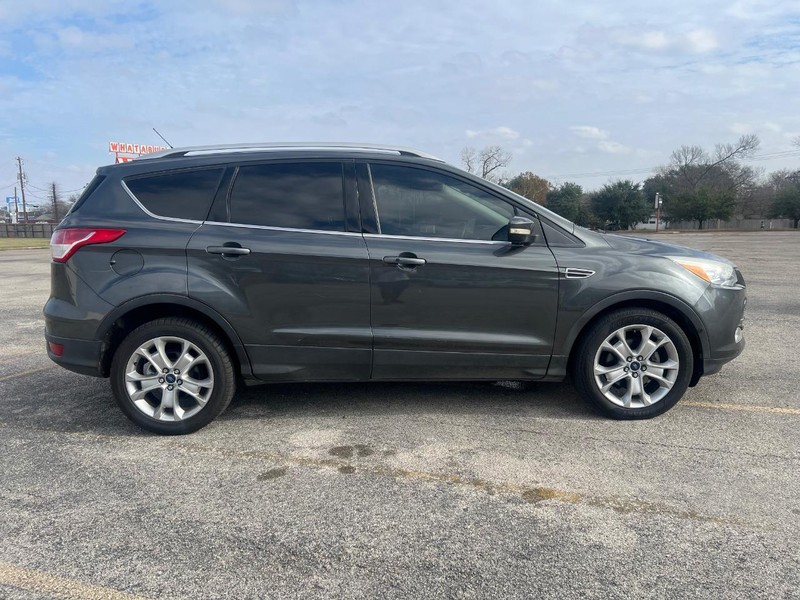 Ford Escape Vehicle Full-screen Gallery Image 05