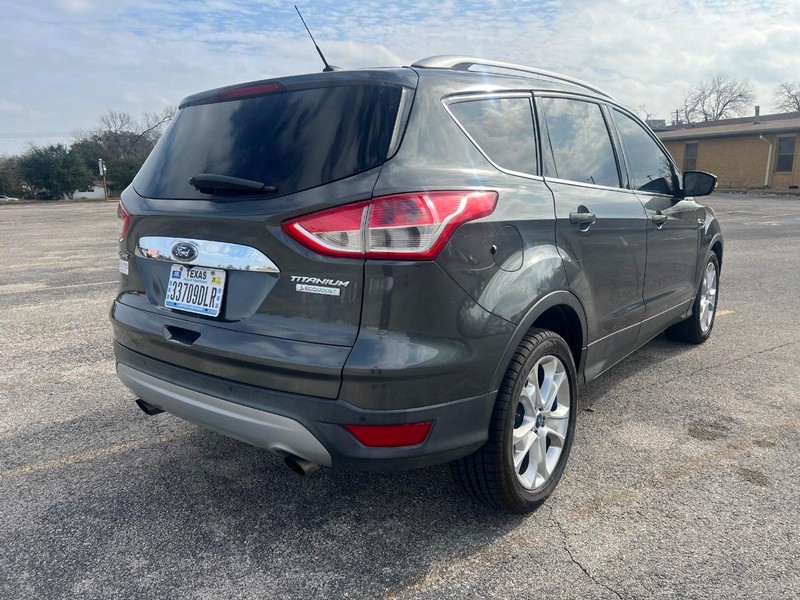 Ford Escape Vehicle Full-screen Gallery Image 06