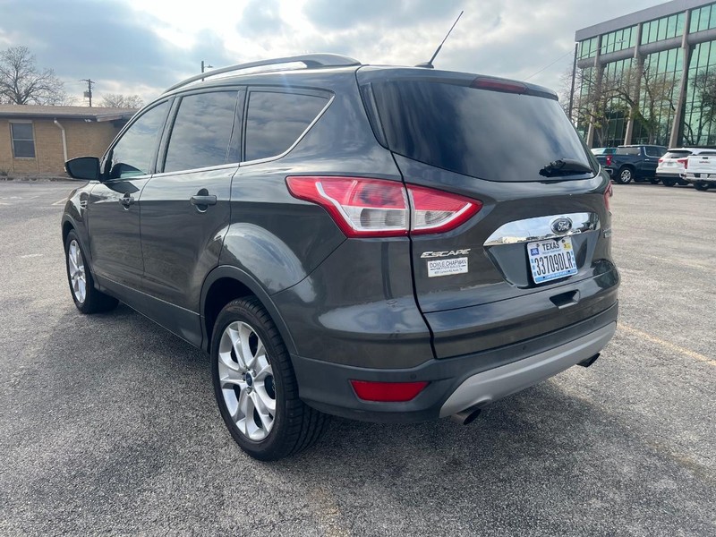 Ford Escape Vehicle Full-screen Gallery Image 07