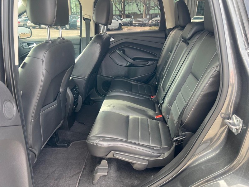 Ford Escape Vehicle Full-screen Gallery Image 09