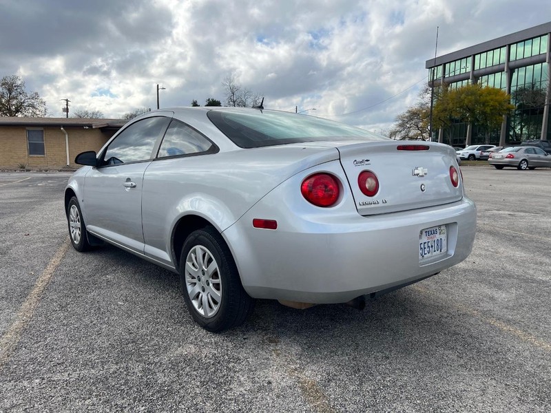 Chevrolet Cobalt Vehicle Full-screen Gallery Image 7
