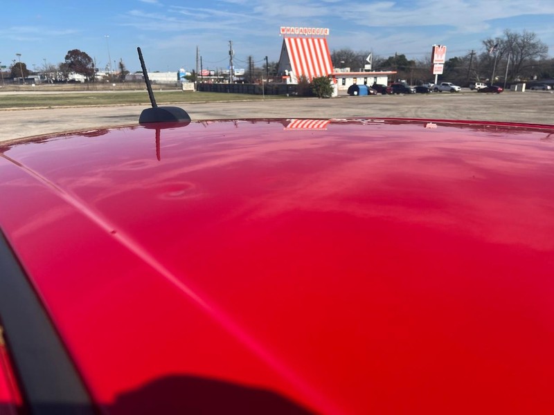 Chevrolet Sonic Vehicle Full-screen Gallery Image 12