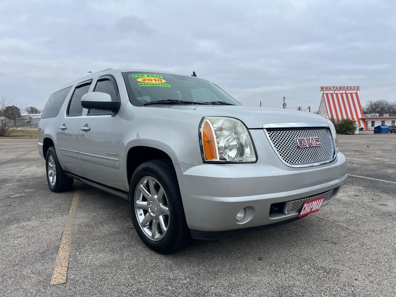 GMC Yukon XL Vehicle Full-screen Gallery Image 4