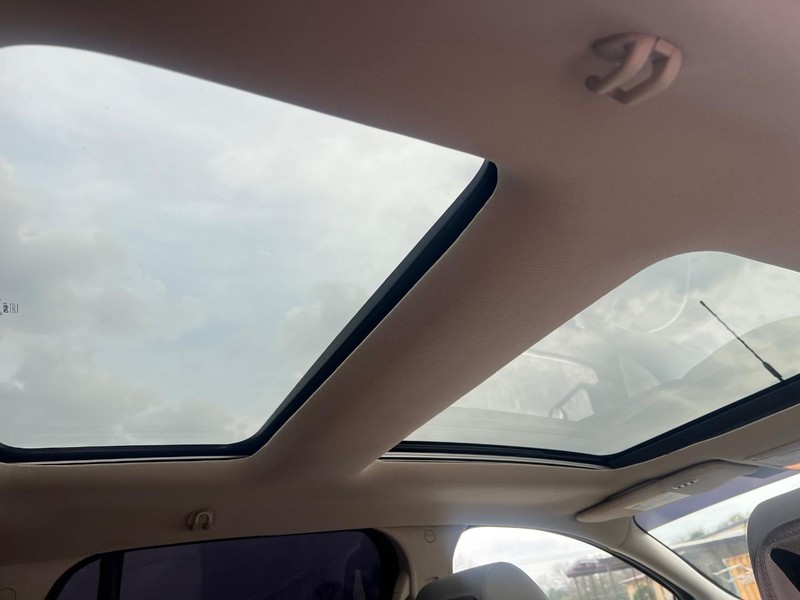 Ford Edge Vehicle Full-screen Gallery Image 11