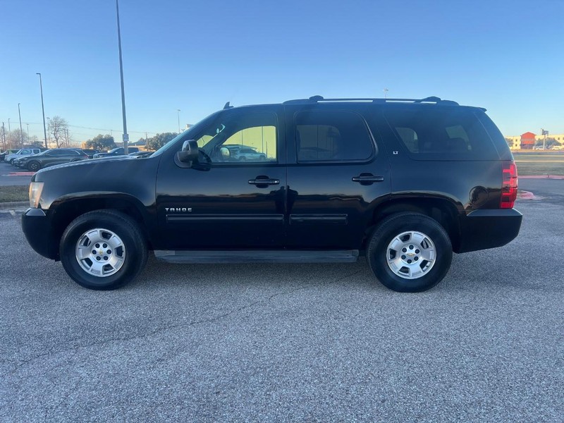 Chevrolet Tahoe Vehicle Full-screen Gallery Image 2