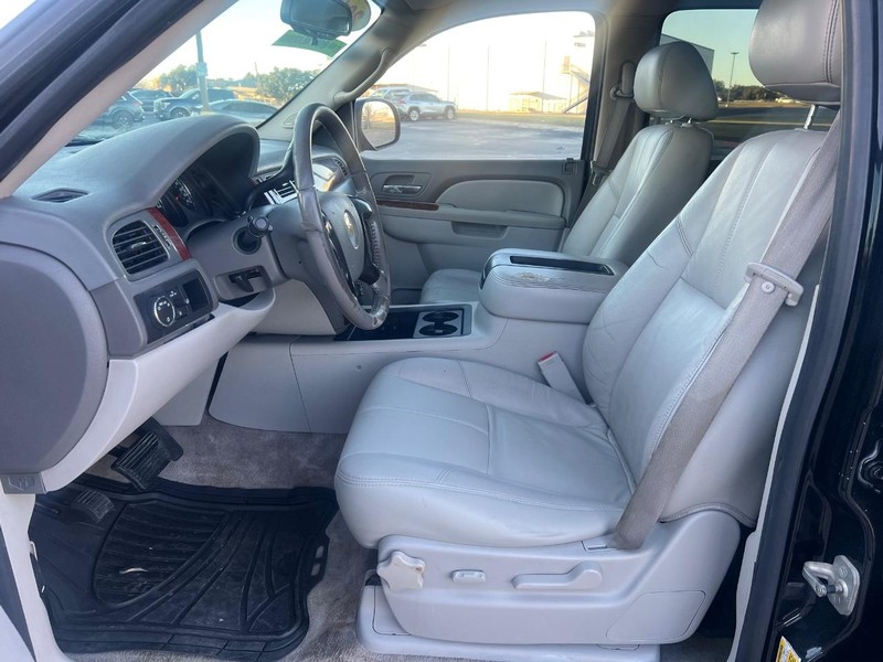 Chevrolet Tahoe Vehicle Full-screen Gallery Image 8