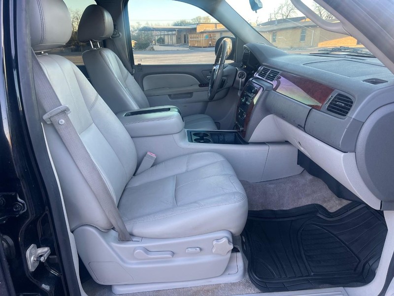 Chevrolet Tahoe Vehicle Full-screen Gallery Image 11