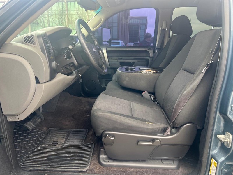 Chevrolet Silverado 1500 Vehicle Full-screen Gallery Image 8