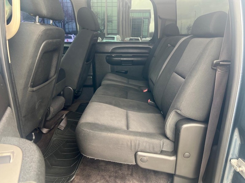 Chevrolet Silverado 1500 Vehicle Full-screen Gallery Image 9