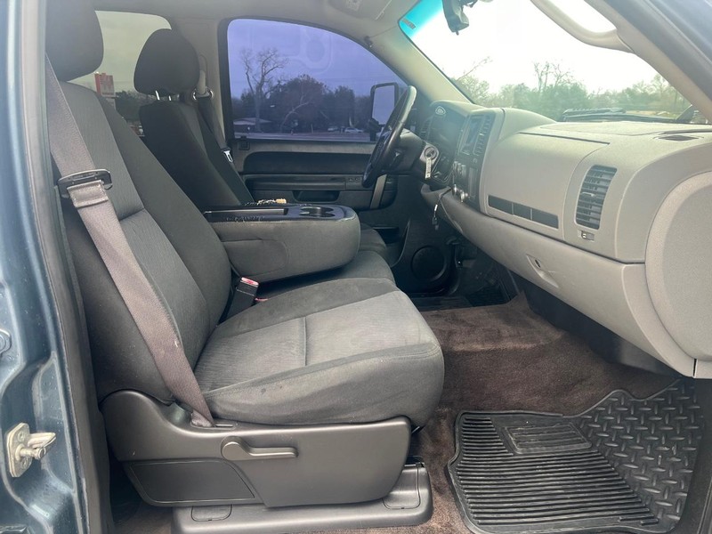 Chevrolet Silverado 1500 Vehicle Full-screen Gallery Image 10