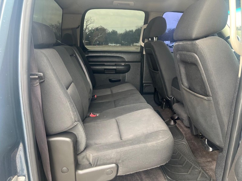 Chevrolet Silverado 1500 Vehicle Full-screen Gallery Image 11