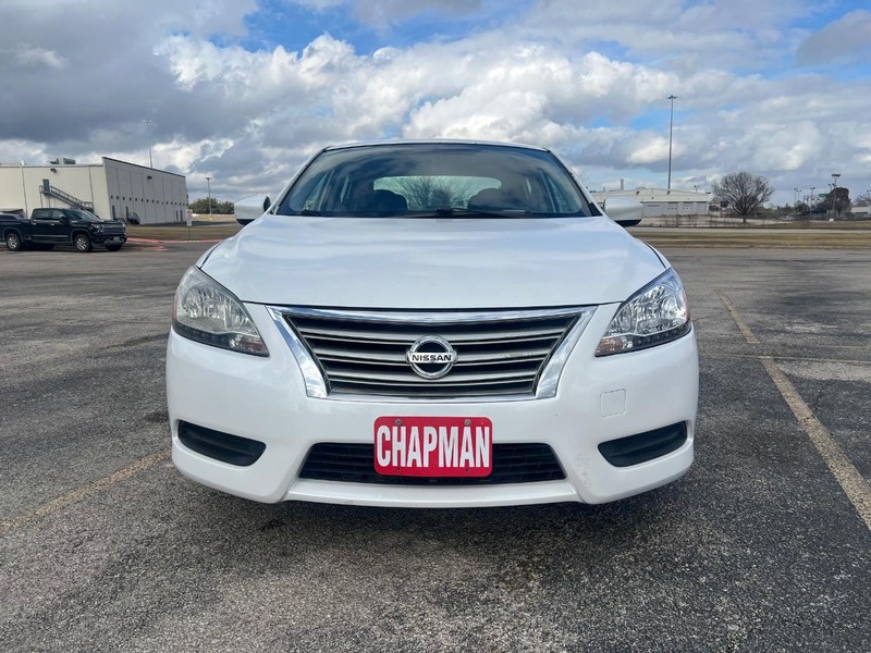 Nissan Sentra Vehicle Full-screen Gallery Image 3