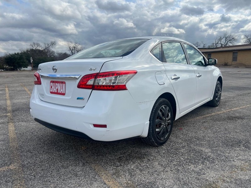 Nissan Sentra Vehicle Full-screen Gallery Image 6