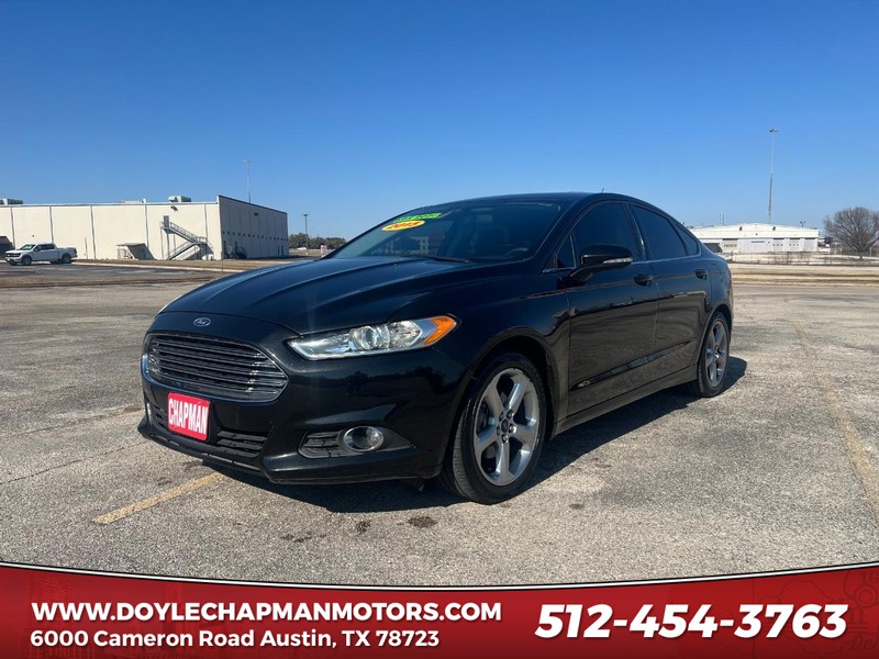 Ford Fusion Vehicle Full-screen Gallery Image 01