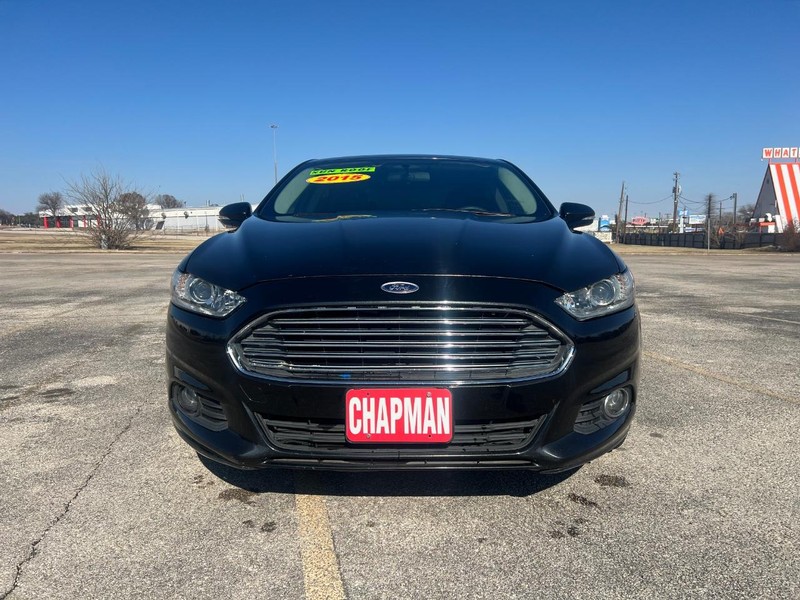 Ford Fusion Vehicle Full-screen Gallery Image 03