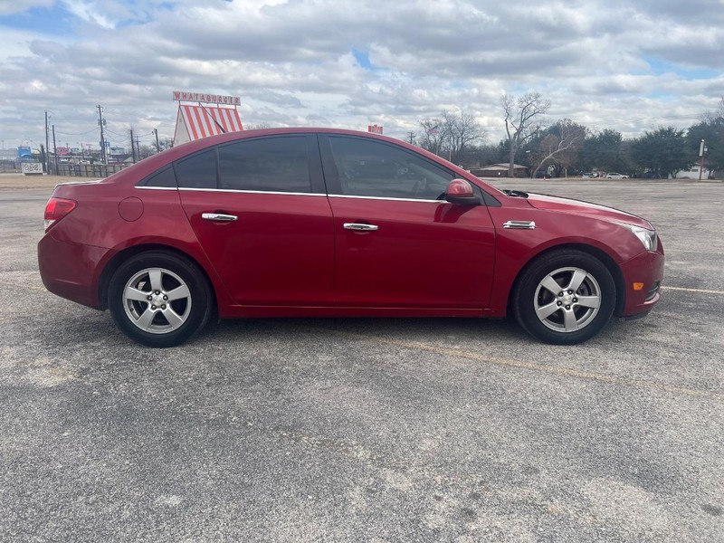 Chevrolet Cruze Vehicle Full-screen Gallery Image 05
