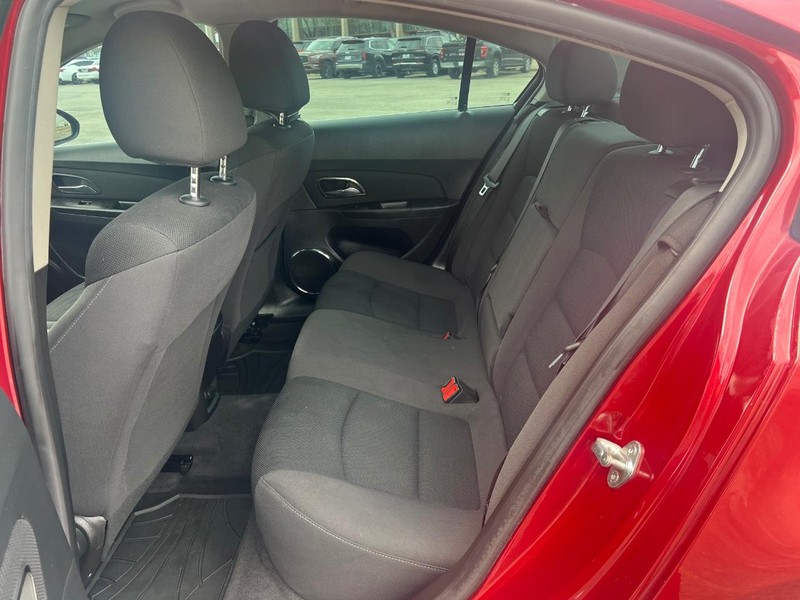 Chevrolet Cruze Vehicle Full-screen Gallery Image 09