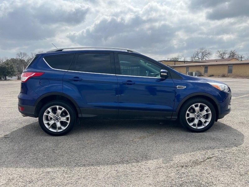 Ford Escape Vehicle Full-screen Gallery Image 05