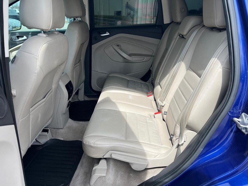 Ford Escape Vehicle Full-screen Gallery Image 09