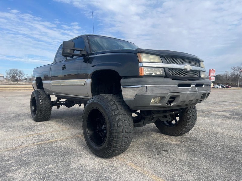 Chevrolet Silverado 1500 Vehicle Full-screen Gallery Image 4