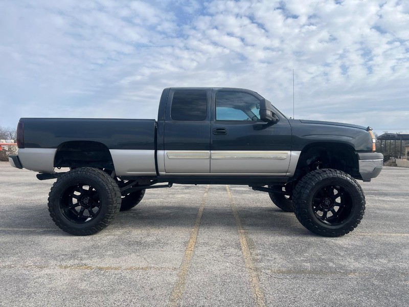 Chevrolet Silverado 1500 Vehicle Full-screen Gallery Image 5