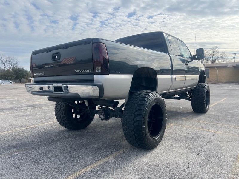 Chevrolet Silverado 1500 Vehicle Full-screen Gallery Image 6