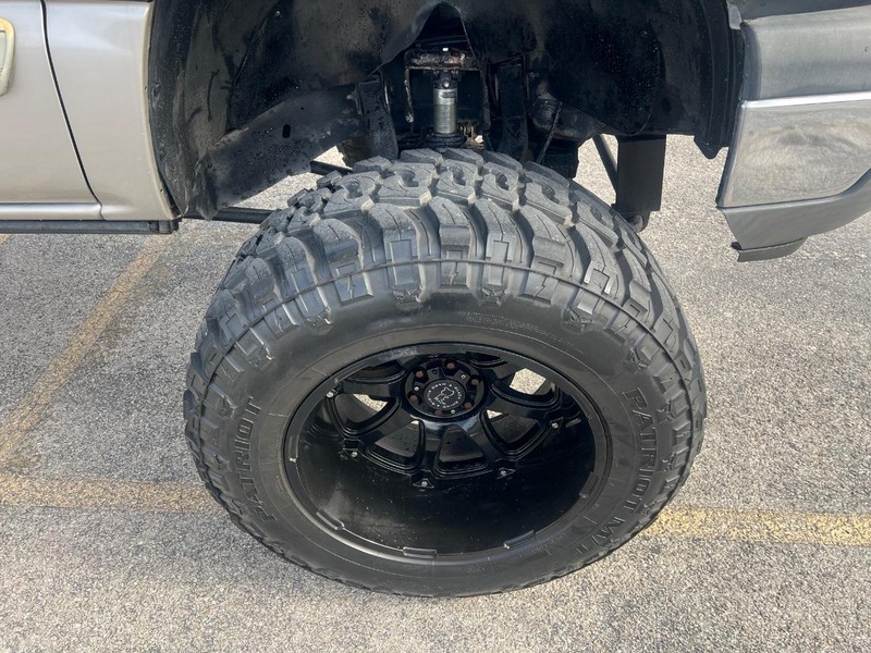 Chevrolet Silverado 1500 Vehicle Full-screen Gallery Image 14