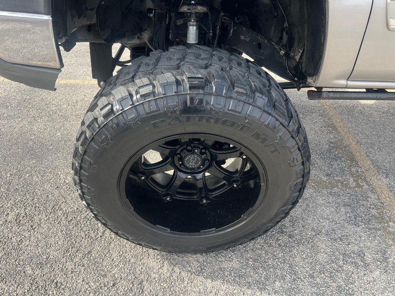 Chevrolet Silverado 1500 Vehicle Full-screen Gallery Image 17