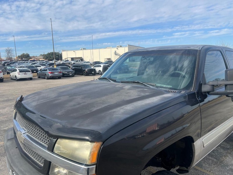 Chevrolet Silverado 1500 Vehicle Full-screen Gallery Image 21