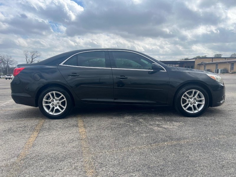 Chevrolet Malibu Vehicle Full-screen Gallery Image 05