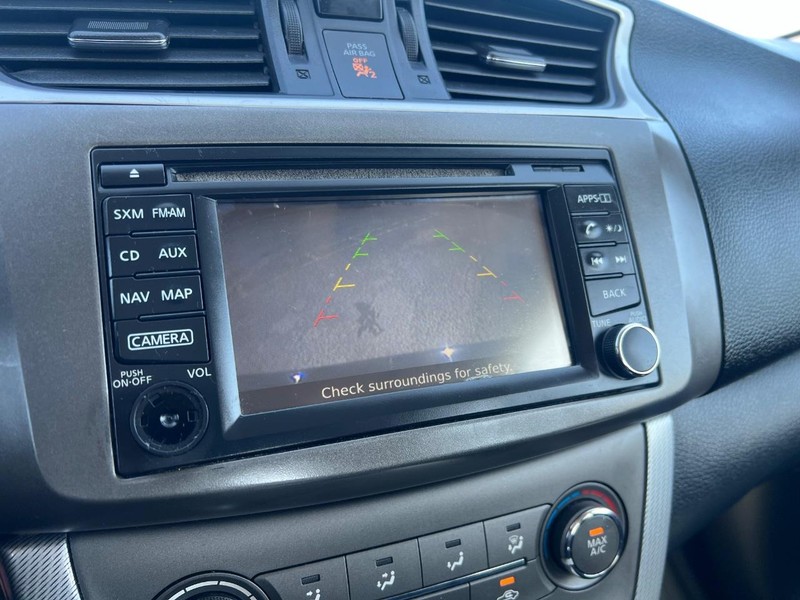 Nissan Sentra Vehicle Full-screen Gallery Image 14