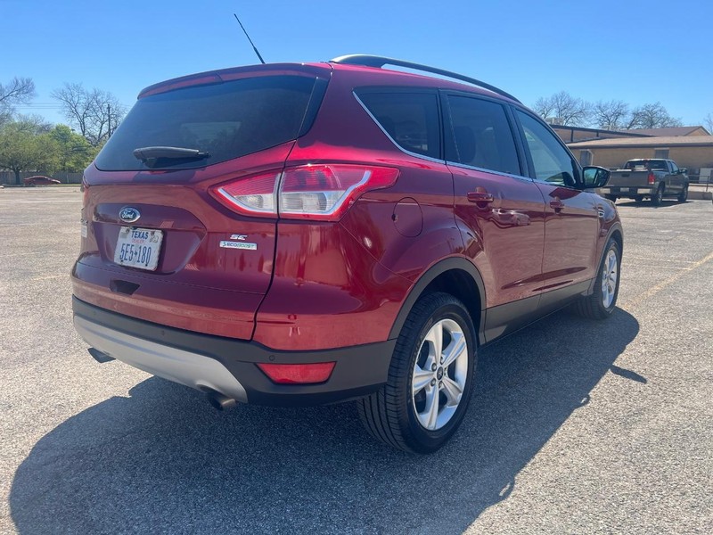 Ford Escape Vehicle Full-screen Gallery Image 6