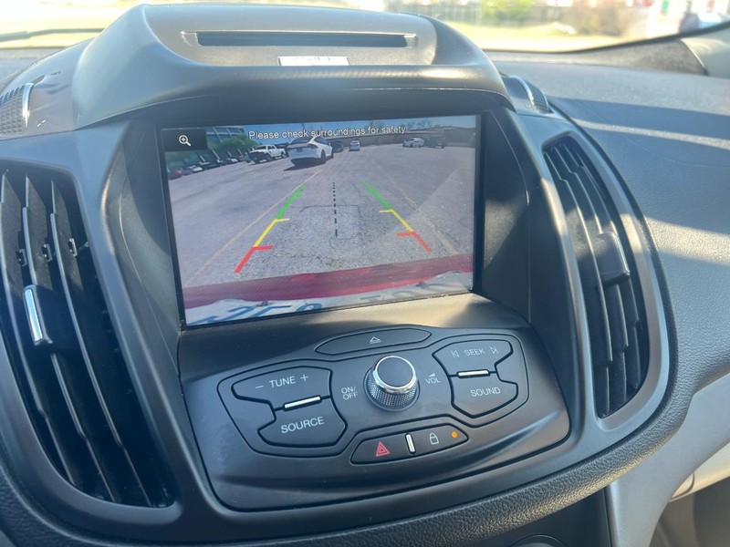 Ford Escape Vehicle Full-screen Gallery Image 13