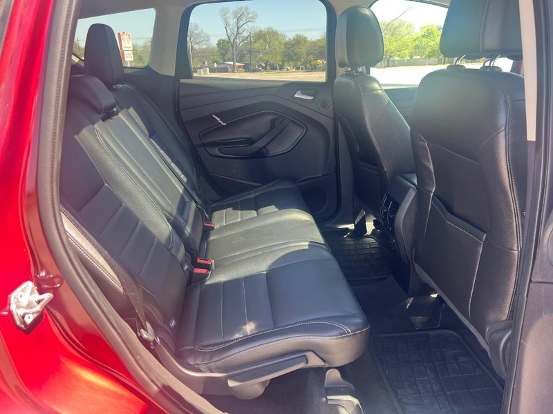 Ford Escape Vehicle Full-screen Gallery Image 11