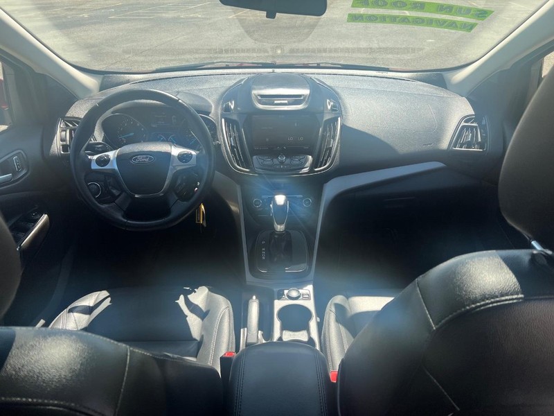 Ford Escape Vehicle Full-screen Gallery Image 13