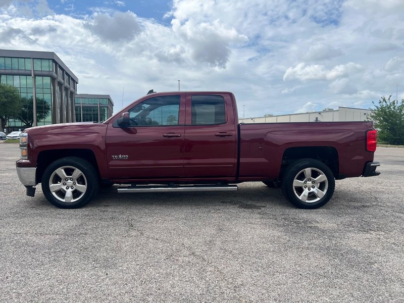 Chevrolet Silverado 1500 Vehicle Full-screen Gallery Image 2