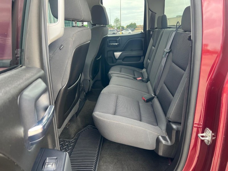 Chevrolet Silverado 1500 Vehicle Full-screen Gallery Image 9