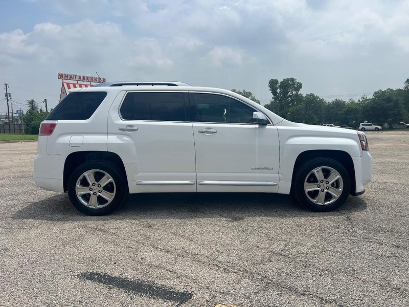 GMC Terrain Vehicle Full-screen Gallery Image 05