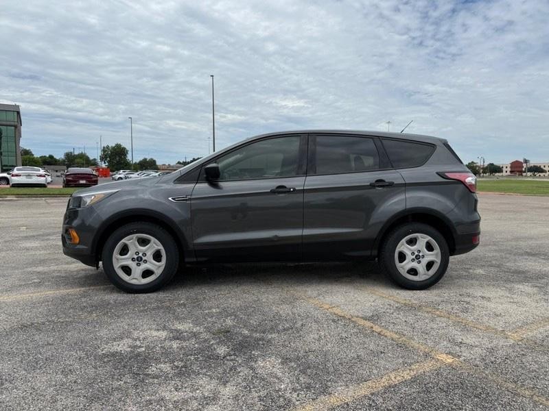 Ford Escape Vehicle Full-screen Gallery Image 2
