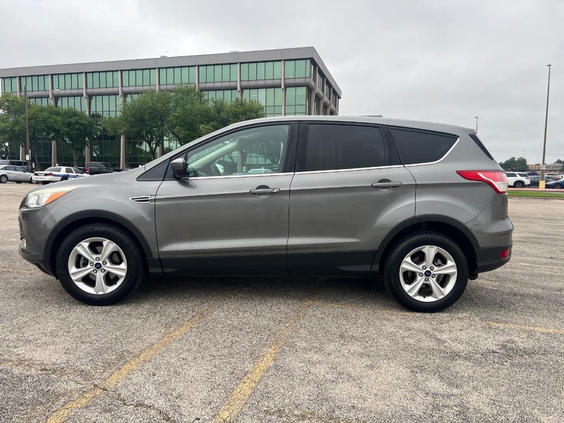 Ford Escape Vehicle Full-screen Gallery Image 02