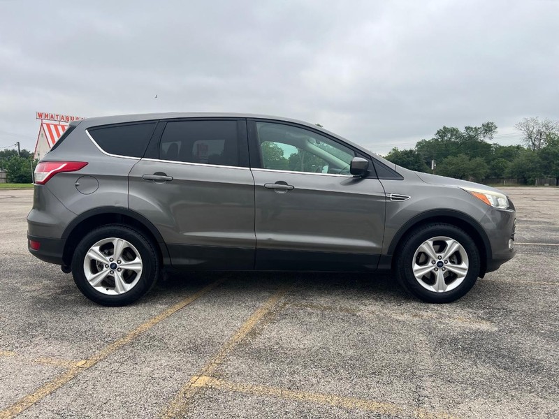 Ford Escape Vehicle Full-screen Gallery Image 05