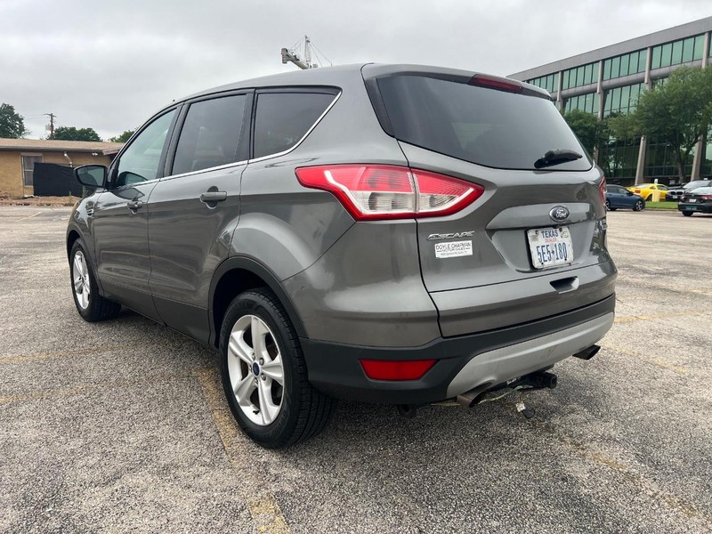 Ford Escape Vehicle Full-screen Gallery Image 07