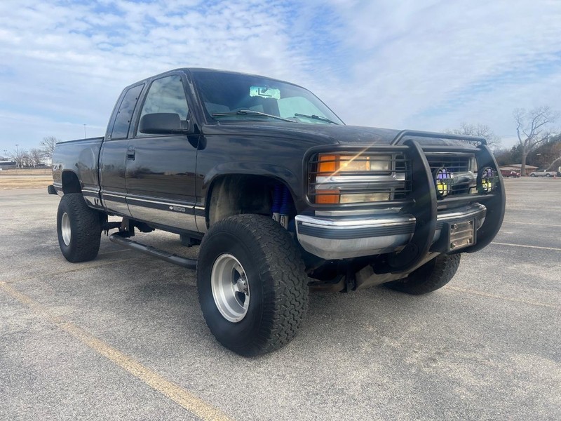 Chevrolet C/K 1500 Vehicle Full-screen Gallery Image 4