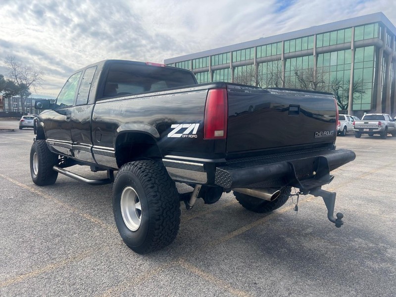 Chevrolet C/K 1500 Vehicle Full-screen Gallery Image 7