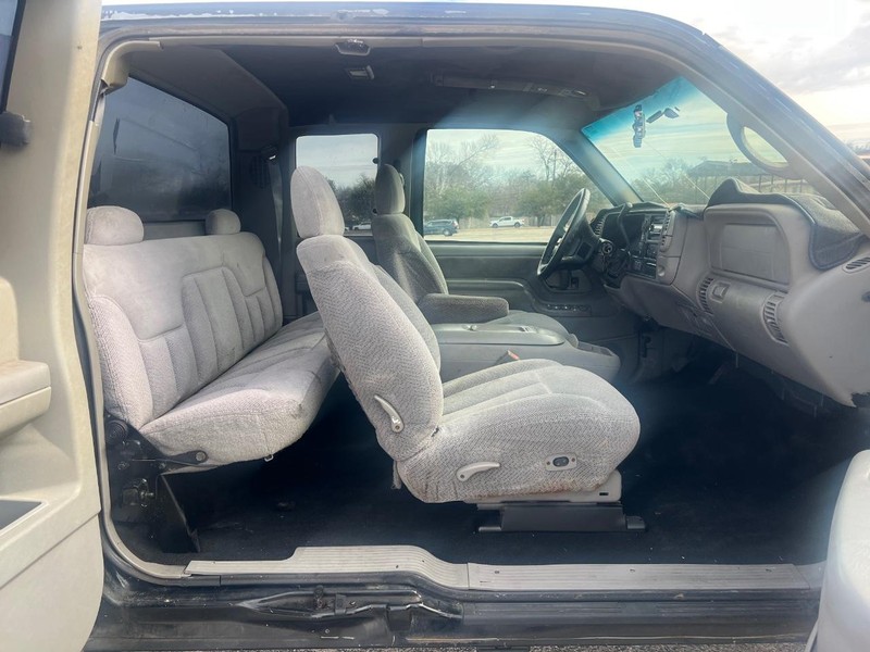 Chevrolet C/K 1500 Vehicle Full-screen Gallery Image 10