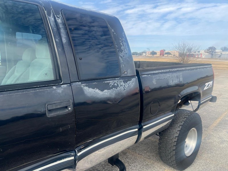 Chevrolet C/K 1500 Vehicle Full-screen Gallery Image 17