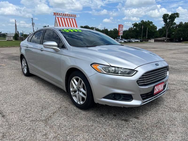 Ford Fusion Vehicle Full-screen Gallery Image 04